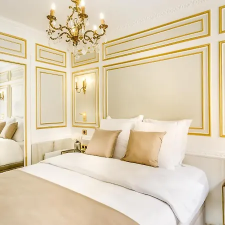 Luxury 6 Bedroom 5 Bathroom Palace - Louvre View Paris