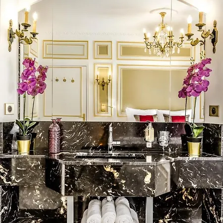 Luxury 6 Bedroom 5 Bathroom Palace - Louvre View Appartement