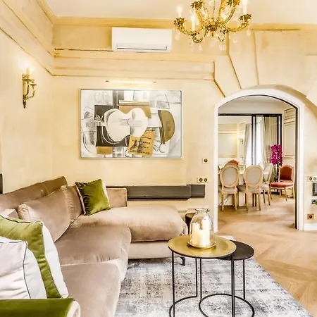 Luxury 6 Bedroom 5 Bathroom Palace - Louvre View * Paris