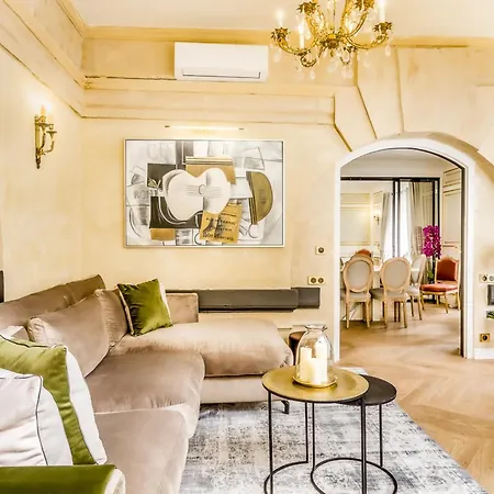 Luxury 6 Bedroom 5 Bathroom Palace - Louvre View Paris
