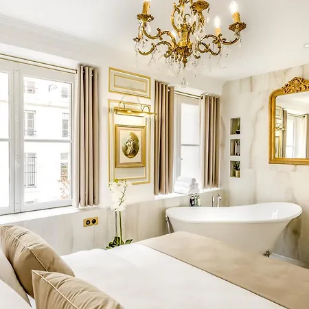 Luxury 6 Bedroom 5 Bathroom Palace - Louvre View * Paris