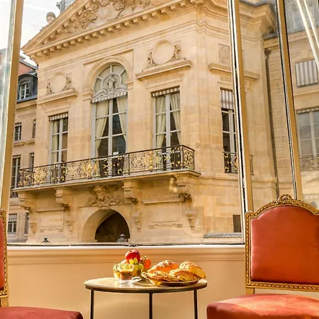 Luxury 6 Bedroom 5 Bathroom Palace - Louvre View Paris
