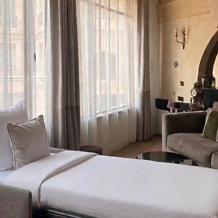 Merveil Signature - Valois - Louvre View باريس